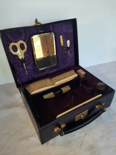 Vintage Leather Ladies Travel Vanity Case with KEY~12 Pc~Celluoid~Mirror~Brushes